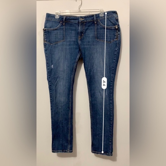 Levi’s Women Size 20 Skinny Jeans 542 Medium Wash Distressed - Picture 4 of 10